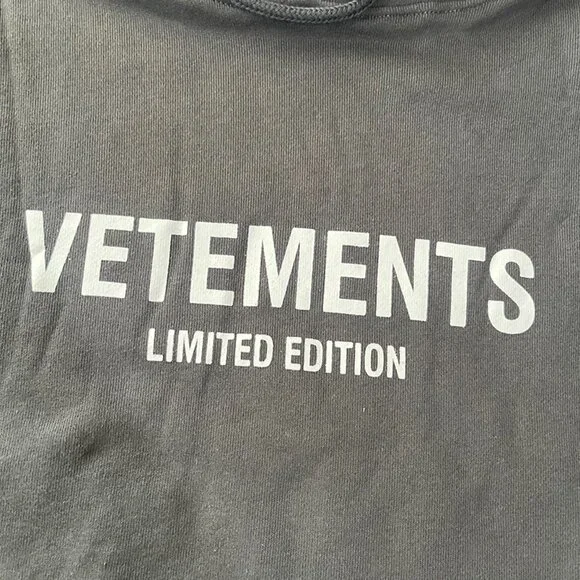 Vetements Dark Grey Letter Print Hooded Sweatshirt - Picture 4 of 7